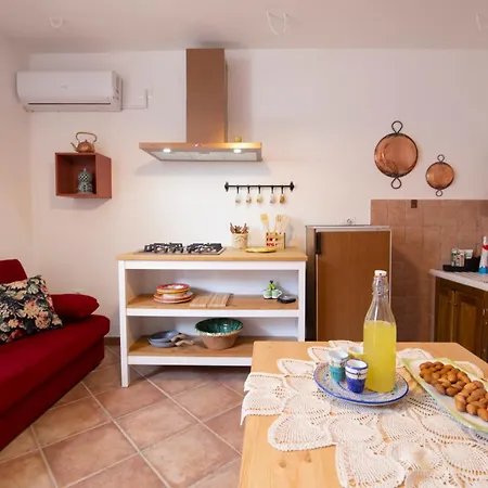 Apartment La Casetta - *